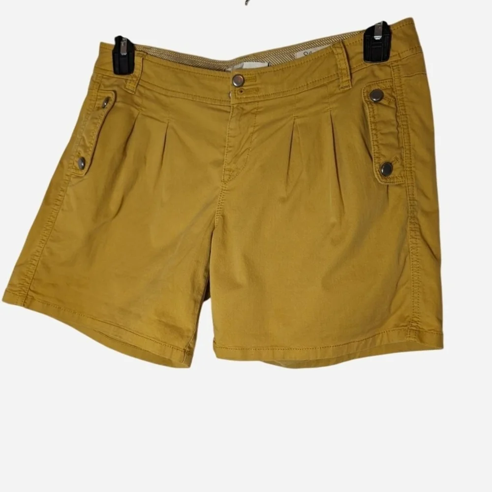 Pre-owned Women's Mustard Shorts